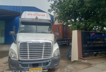 Rút Container Ở Cảng: Quy Trình, Thách Thức và Giải Pháp